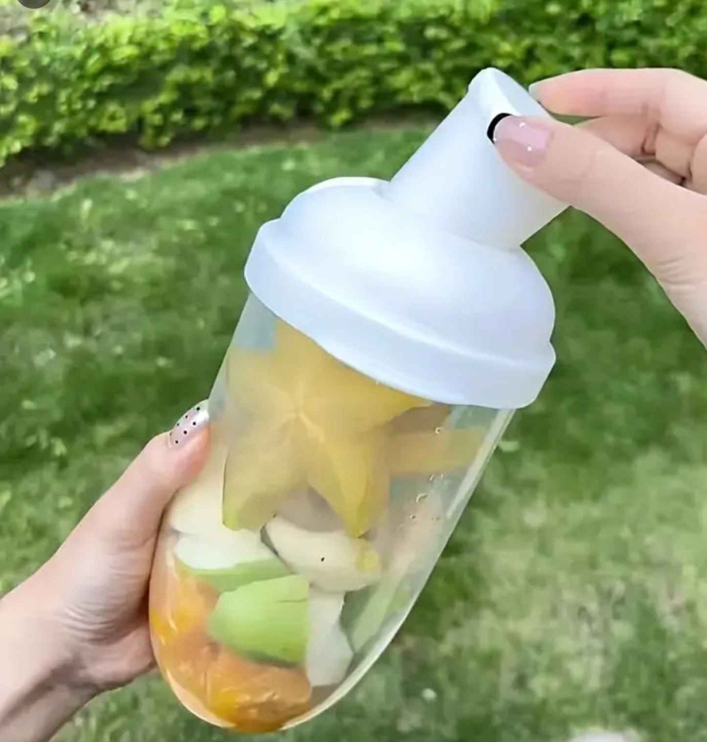 Travel Salad Cup w/ dressing cup and fork